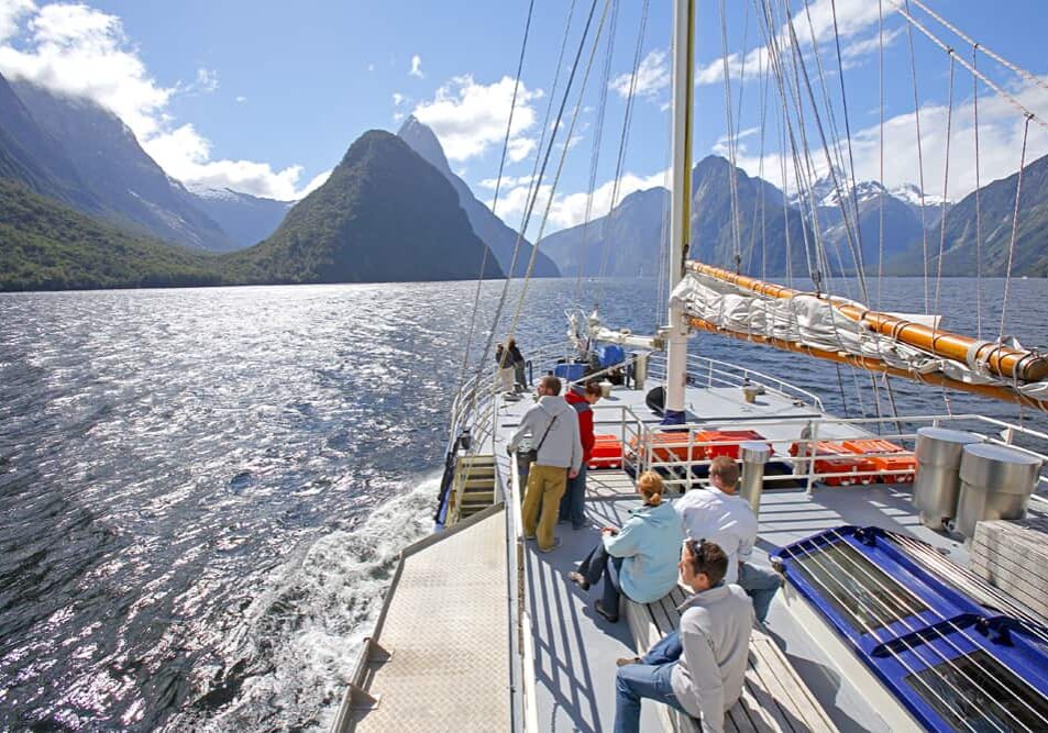 Milford Sound Cruise (MOE Pass)